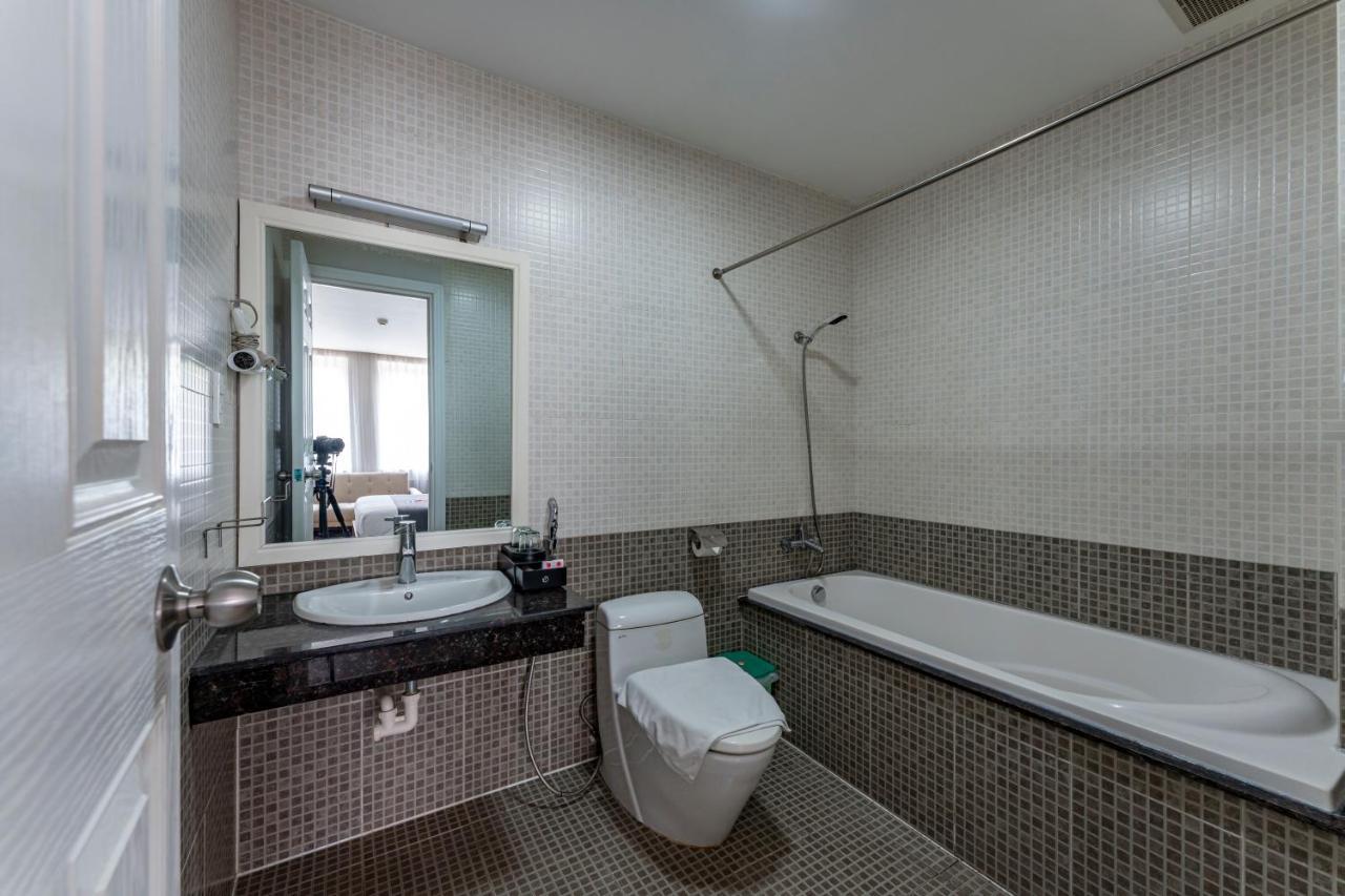 Edoya Hotel Phu My Hung مدينة هوشي منه المظهر الخارجي الصورة